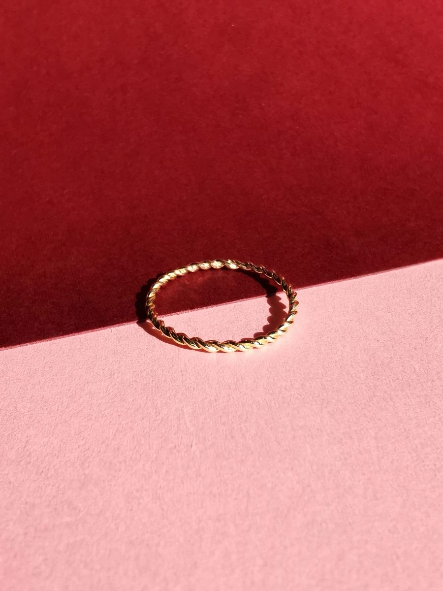Bague torsadée en or 750/1000 recyclé