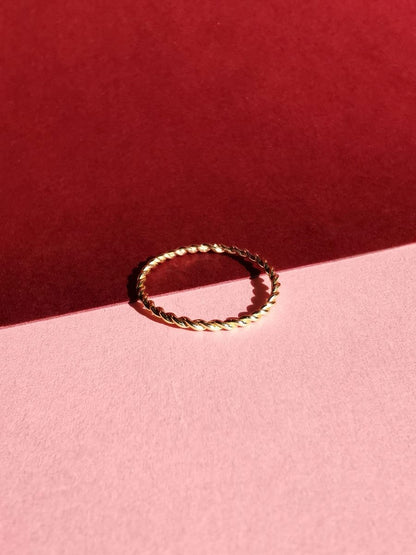 Bague torsadée en or 750/1000 recyclé
