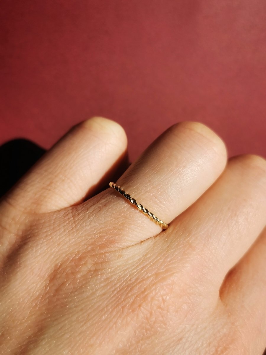Bague en or massif recyclé à Paris