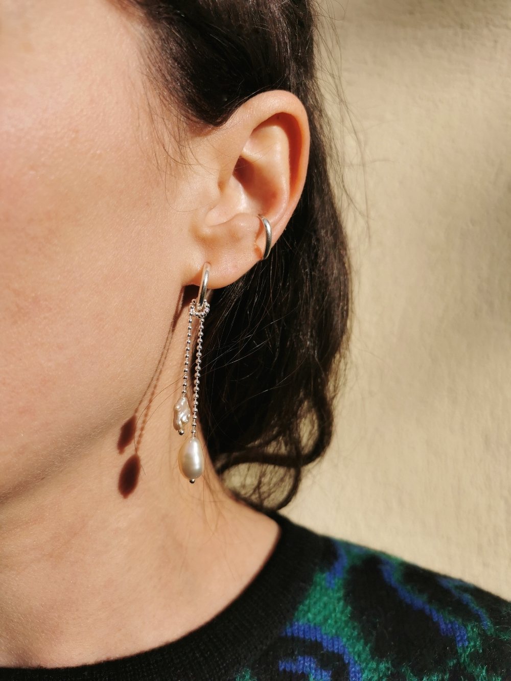 Ear cuff en argent 925 recyclé, perle et chaine modulable fabriqué à Paris, Bague d oreille marque PROMISES bijoux made in france éthique
